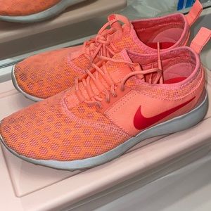 Women’s Nike shoes